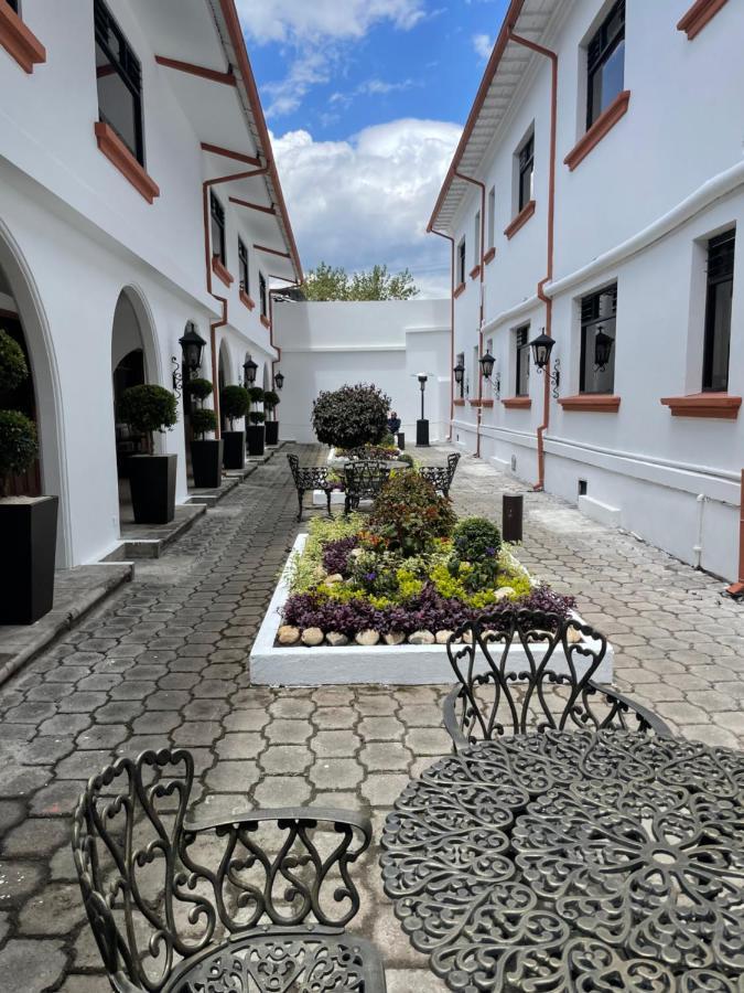 Hotel Ambassador Quito Exterior photo