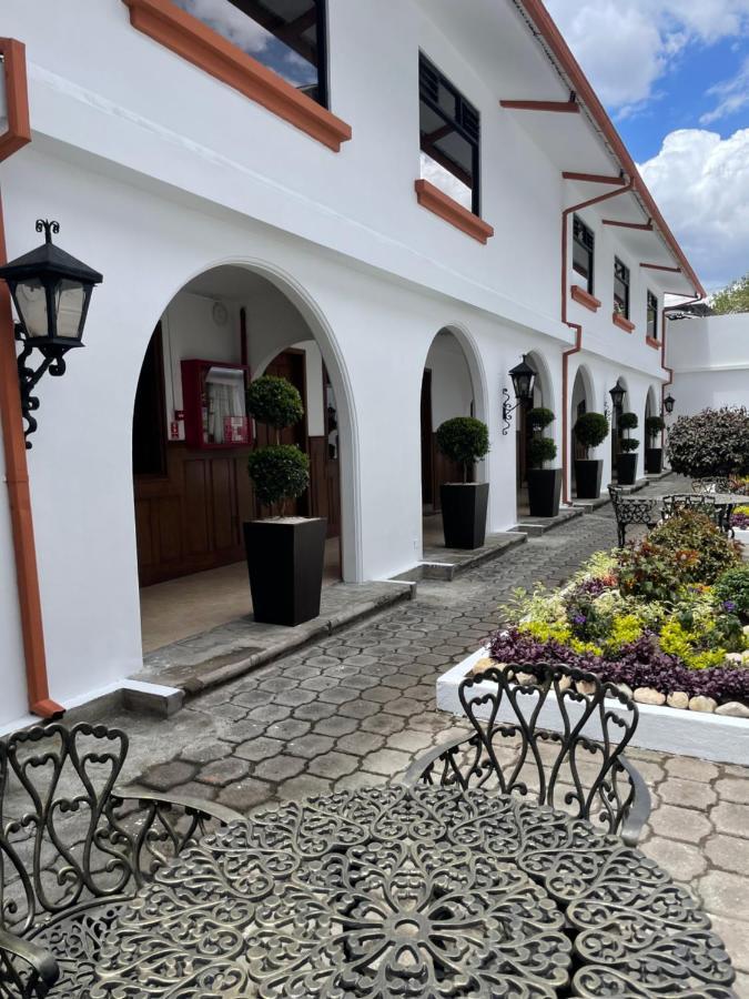Hotel Ambassador Quito Exterior photo